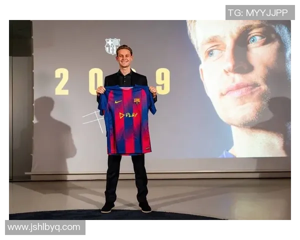 足球球星立领设计演绎时尚运动融合魅力新风潮