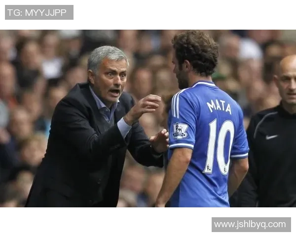 曼联足球队球星支持者如何影响球队表现与球迷文化的形成